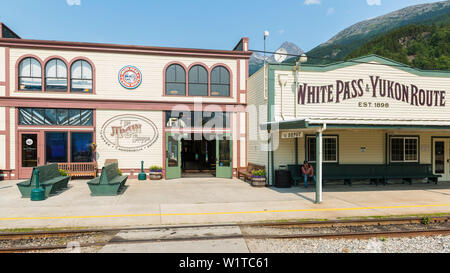 La stazione ferroviaria di Pass bianco Yukon rotta in Skagway, Alaska, STATI UNITI D'AMERICA Foto Stock