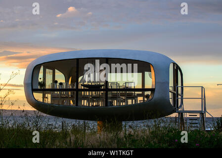 Dal maggio 2006 vi è un'altra posizione esterna del Binzer ufficio del registro di sistema, la torre rescü dell'architetto Binzer Ulrich Müther. Binz, Rügen, O Foto Stock