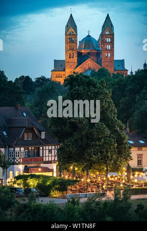 Patrimonio Mondiale UNESCO Cattedrale di Speyer, vista sul fiume Reno verso Speyer al crepuscolo, Renania-Palatinato, Germania Foto Stock