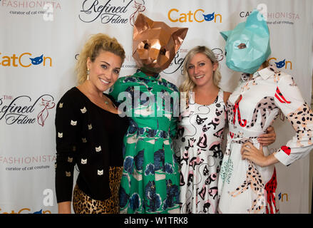 Cat Fashionista - @catfashionista - marchio cat couture. Convenzione CatCon a Pasadena Convention Center, Pasadena, California, Stati Uniti d Foto Stock