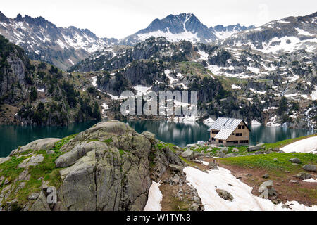 Il Refugi De Colomers nel Parco Nazionale d'Aigüestortes i Estany de Sant Maurici Foto Stock