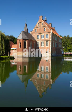 Huelshoff moated il castello, vicino Havixbeck, Muensterland, Renania settentrionale Vestfalia, Germania Foto Stock