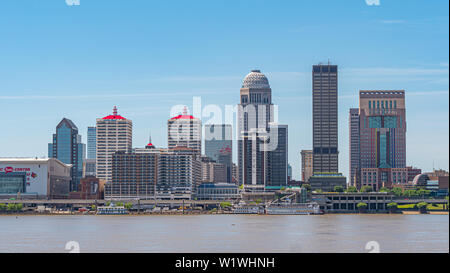 Skyline di Louisville - Vista dalla Ashland Park - Louisville. Stati Uniti d'America - 14 giugno 2019 Foto Stock