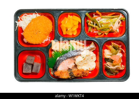 Japan Food set di salmone alla griglia e altri in una scatola isolata su bianco / Japan food (Bento). Foto Stock