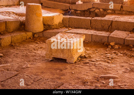 4 maggio 2018 l'antica Magdala pietra ubicato in un secolo sinagoga dig situato in questo villaggio della Galilea in Israele. Foto Stock