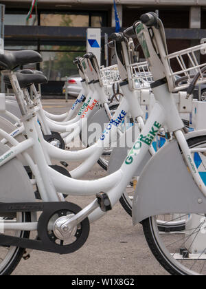 Gyor Ungheria / - 05 07 2019: il divisore di bicicletta in Gyor è cresciuta. Foto Stock