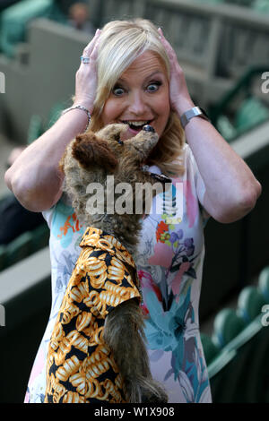 Carol Kirkwood, Hacker il cane, i campionati di Wimbledon 2019, 2019 Credit: Allstar Picture Library/Alamy Live News Foto Stock