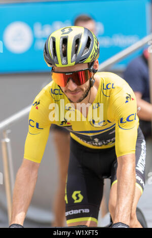 Adam Yates ciclista britannico del team ciclistico Mitchelton Scott presso il Criterium du Dauphine 2019 Francia Foto Stock