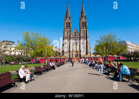 Kostel sv. Ludmily, Chiesa di Santa Ludmilla, Namesti Miru, Vinohrady di Praga, Repubblica Ceca Foto Stock