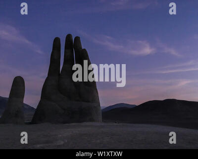 Il Cile atacama statua mano deserto Foto Stock