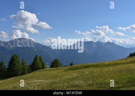 Emberger Alm, Alm, Kärnten, Greifenburg, Spittal, Drau, Spittal an der Drau, Oberkärnten, Baumgrenze, Weißensee, Bergstraße, Kurve, Kehre, Wald, Bergw Foto Stock