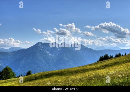 Emberger Alm, Alm, Kärnten, Greifenburg, Spittal, Drau, Spittal an der Drau, Oberkärnten, Baumgrenze, Weißensee, Bergstraße, Kurve, Kehre, Wald, Bergw Foto Stock