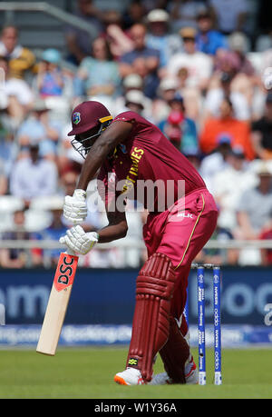 Headingley, Leeds, Regno Unito. 4 Luglio, 2019. ICC di Coppa del Mondo di cricket, Afghanistan versus West Indies; West Indies capitano Jason titolare riproduce in avanti in modo difensivo Credito: Azione Sport Plus/Alamy Live News Foto Stock