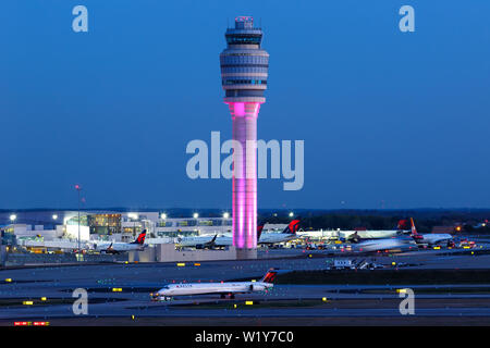 Atlanta, Georgia - Aprile 2, 2019: Torre all aeroporto di Atlanta (ATL) negli Stati Uniti. Foto Stock