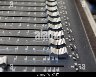 Dettaglio di una tavola armonica miscelatore dispositivo elettronico Foto Stock
