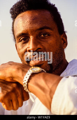 Londra, 1990. Ritratto di boxer Nigel Benn. Soprannominato il cacciatorpediniere scuro, ha tenuto la WBO middleweight titolo nel 1990, e la WBC super-middleweight t Foto Stock