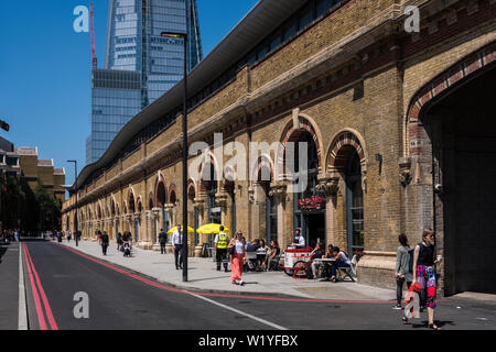 La stazione di London Bridge, St.Thomas Street ingresso/uscita dopo la riconversione, Borough di Southwark, Londra, Inghilterra, Regno Unito Foto Stock