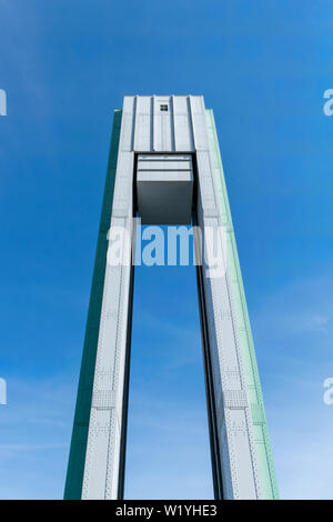 Molto alto e struttura in acciaio presso i reparti di ponte dell'isola, Manhattan NYC Foto Stock