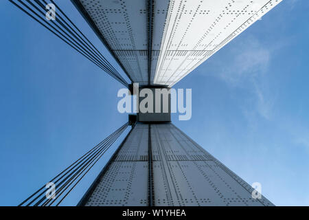 Molto alto e struttura in acciaio presso i reparti di ponte dell'isola, Manhattan NYC Foto Stock
