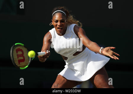 Il torneo di Wimbledon, Londra, Regno Unito. 4 luglio 2019. Wimbledon Tennis campionati, Londra, Regno Unito. Venus Williams, Usa, 2019 Credit: Allstar Picture Library/Alamy Live News Foto Stock