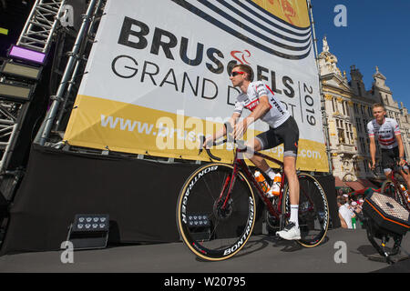 Bruxelles, Belgio. 04 Luglio, 2019. Bruxelles - 4-07-2019, ciclismo, presentazione della squadra, le grand partono Bruxelles, Bauke Mollema, Team Trek Segafredo Credito: Pro scatti/Alamy Live News Foto Stock