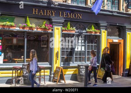 Il peloso Pub di limone sulla parte inferiore di Stephen Street Dublin city. Foto Stock