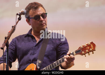 Nella foto: James Dean Bradfield. Sabato 29 Giugno 2019 Re: manic street predicatori concerto presso il Castello di Cardiff, nel Galles del Sud, Regno Unito. Foto Stock