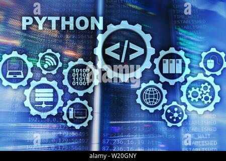 Linguaggio Python sulla sala server sfondo. Flusso di lavoro di programmazione algoritmo astratto concetto su schermo virtuale Foto Stock