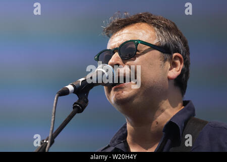 Nella foto: James Dean Bradfield. Sabato 29 Giugno 2019 Re: manic street predicatori concerto presso il Castello di Cardiff, nel Galles del Sud, Regno Unito. Foto Stock