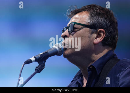 Nella foto: James Dean Bradfield. Sabato 29 Giugno 2019 Re: manic street predicatori concerto presso il Castello di Cardiff, nel Galles del Sud, Regno Unito. Foto Stock