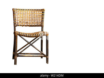 Vecchio isolato Rattan sedie di legno su uno sfondo bianco con percorso di clipping. Foto Stock