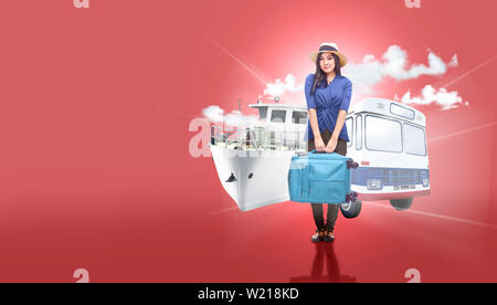 Donna asiatica in hat con la valigia borsa di andare in viaggio con il trasporto pubblico. Il concetto di viaggio Foto Stock