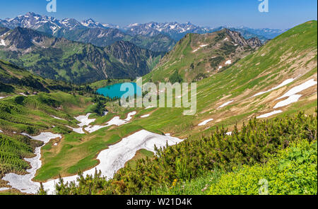 Vista del lago Seealpsee vicino a Oberstdorf, Baviera, Germania Foto Stock