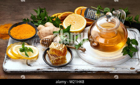 Alimenti sani immuni selezione di survoltaggio. Raffreddore e influenza remedy sollievo. In alto di antiossidanti, minerali e vitamine. Foto Stock