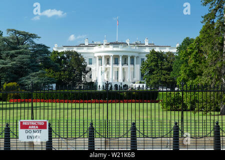 La casa bianca vista da sud, con fontana a Washington DC Foto Stock