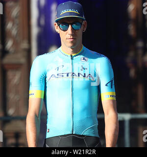 Bruxelles, Belgio. 04 Luglio, 2019. Bruxelles - 4-07-2019, ciclismo, Team ASTANA all'inizio della 106ª Tour de France con Omar Fraile Credito: Pro scatti/Alamy Live News Foto Stock