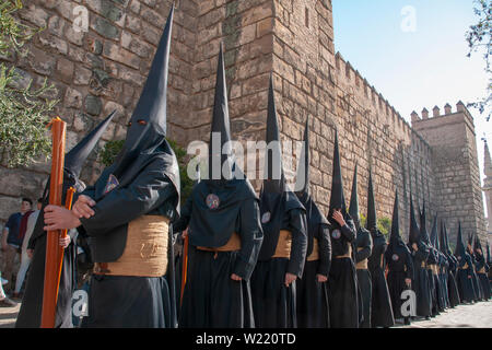 Fratelli Nazareni della Settimana Santa di Siviglia Foto Stock