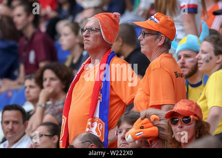 Lione, 03-07-2019 ,Stade de Lyon, campionato del mondo 2019 , semi-finale Paesi Bassi - Svezia (donne) , tifosi sulle tribune dello stadio durante la partita Olanda - Svezia (donne) Foto Stock