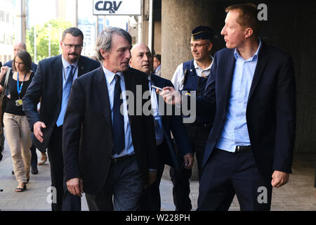 Bruxelles, Belgio. Il 5 luglio 2019. Il presidente del Parlamento europeo David SASSOLI paga un tributo alle vittime del terrorismo in Europa in Maalbeek stazione della metropolitana. Credito: ALEXANDROS MICHAILIDIS/Alamy Live News Foto Stock