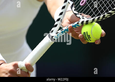 Il torneo di Wimbledon, Londra, Regno Unito. 05 Luglio, 2019. Il 5 luglio 2019, All England Lawn Tennis e Croquet Club, Wimbledon, Inghilterra, il Torneo di tennis di Wimbledon, giorno 5; Maria Sakkari si prepara a servire Credit: Azione Plus immagini di sport/Alamy Live News Foto Stock