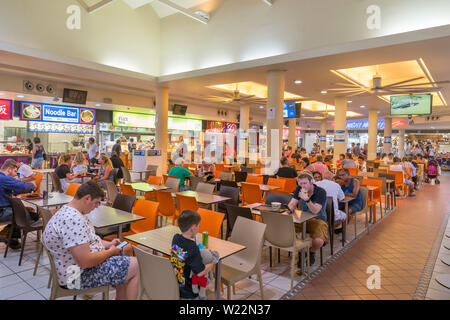 Food court in Cairns mercati notturni, Cairns, Queensland, Australia Foto Stock