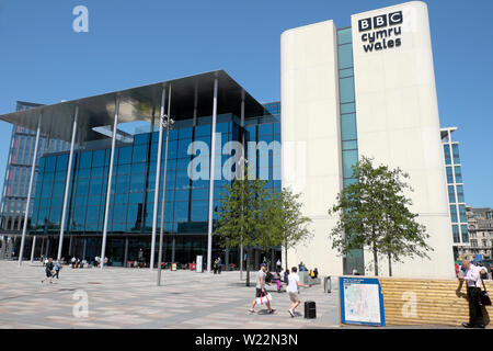 BBC Cymru Wales nuovo edificio Architettura in Piazza Centrale city centre blue sky nel periodo estivo da giugno 2019 Cardiff Wales UK KATHY DEWITT Foto Stock