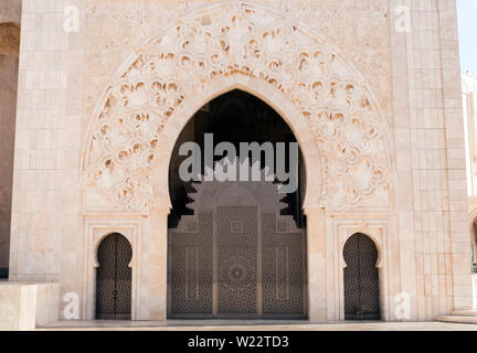 I dettagli architettonici della moschea di Hassan II a Casablanca, in Marocco. Foto Stock