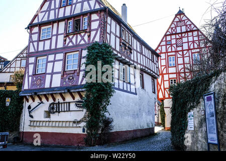 In Germania, in Renania Palatinato, Puenderich, 24.02.2018: la vecchia casa di traghetto da 1621 in Puenderich sulla Mosella Foto Stock