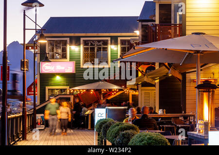 Sistema di cottura a vapore Wharf al crepuscolo, Queenstown, Otago, Isola del Sud, Nuova Zelanda Foto Stock