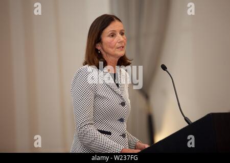 Edinburgh, Regno Unito, 10 maggio, 2019: Carolyn Fairbairn, direttore generale della CBI, indirizzamento CBI Scozia membri. Credit:Terry Murden, Alamy Foto Stock