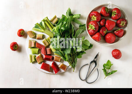Fragole e rabarbaro Foto Stock