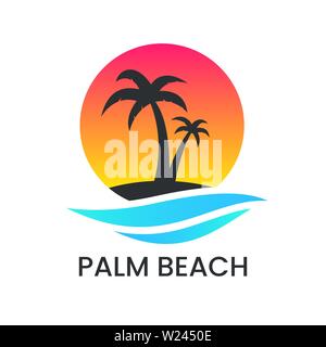 Spiaggia tramonto logo su sfondo bianco. Palm tree silhouette e blue wave. Logotipo di vacanza. Agenzia di viaggi modello. Costa dell'oceano e l'acqua. Estate Illustrazione Vettoriale