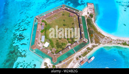 Parco Nazionale di Dry Tortugas. Florida. Fort Jefferson. Stati Uniti d'America. Vista aerea. Yankee libertà traghetto. Foto Stock