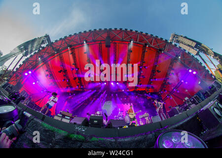 Roskilde, Danimarca. 05 Luglio, 2019. Roskilde, Danimarca. Luglio 05th, 2019. La American indie-rock band Vampire Weekend esegue un concerto dal vivo durante il danese music festival Roskilde Festival 2019. (Photo credit: Gonzales foto/Alamy Live News Foto Stock